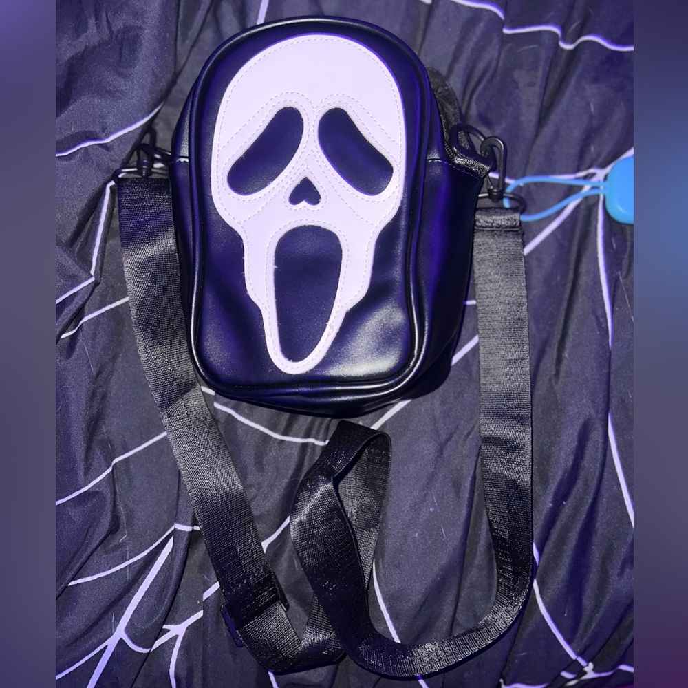 Black and White Scream Face Side Bag